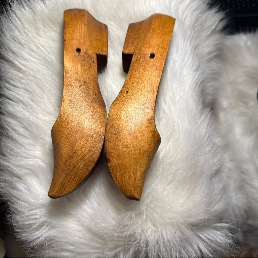 Vintage dutch clogs